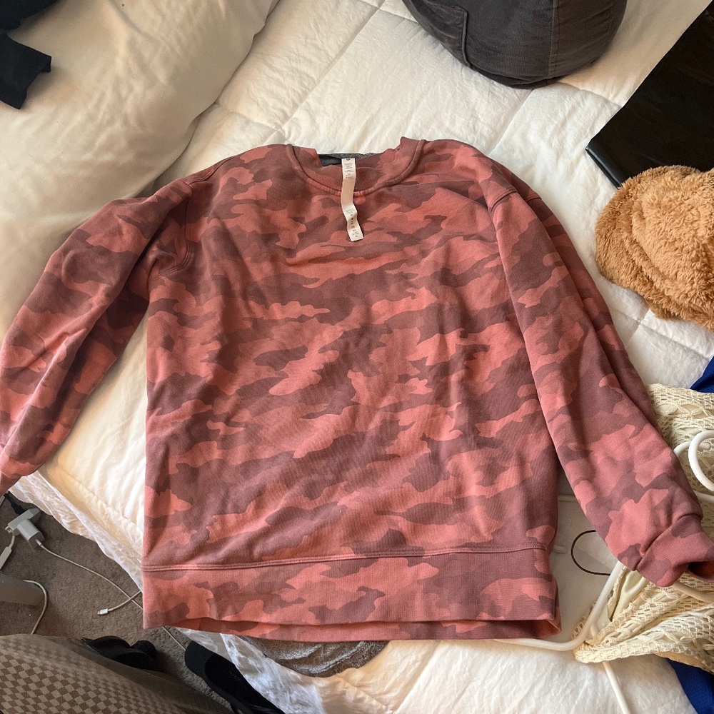LULULEMON SWEATER